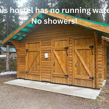 Hi Mosquito Creek - Wilderness Hostel Lake Louise Exterior photo