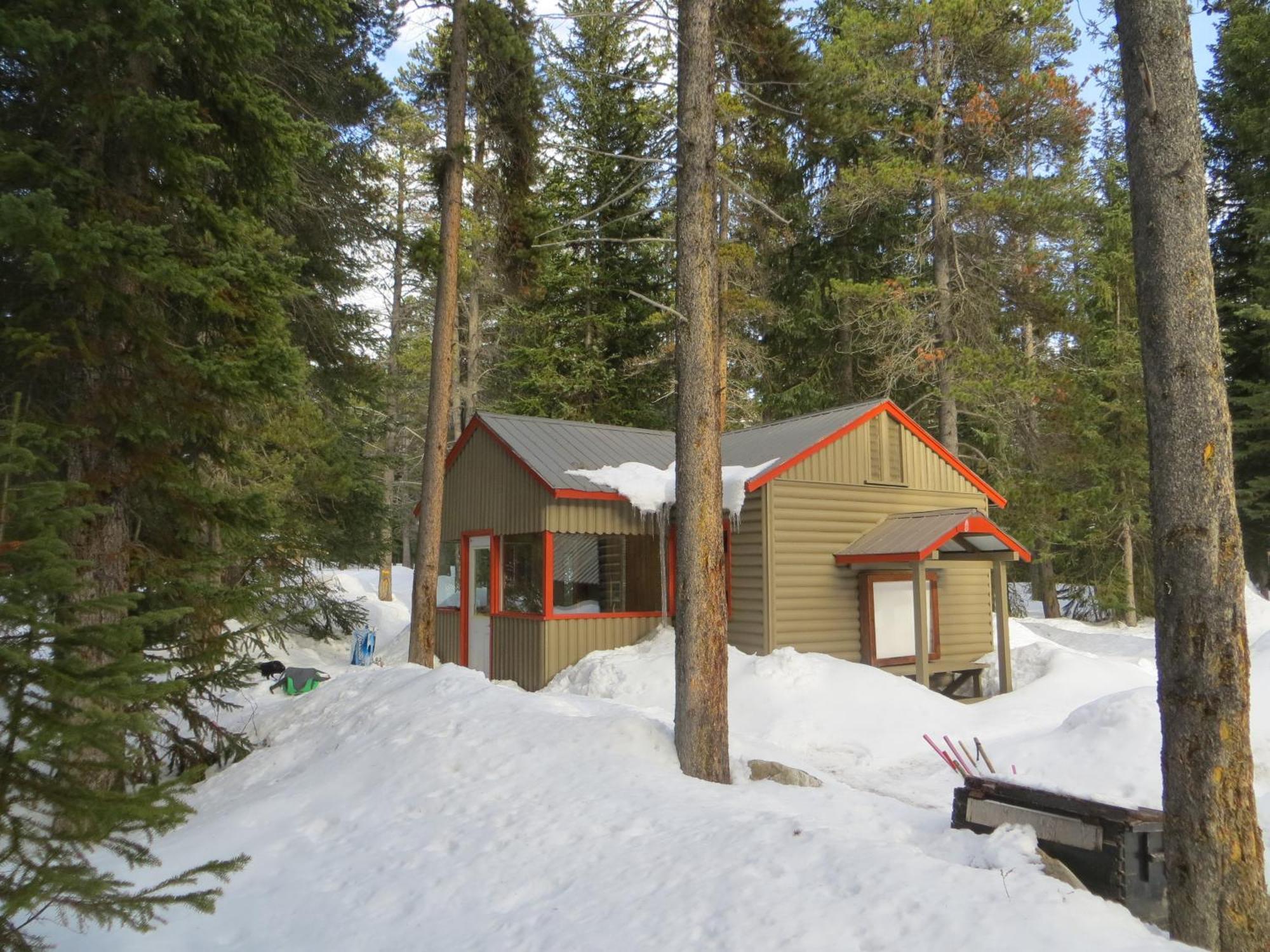Hi Mosquito Creek - Wilderness Hostel Lake Louise Exterior photo