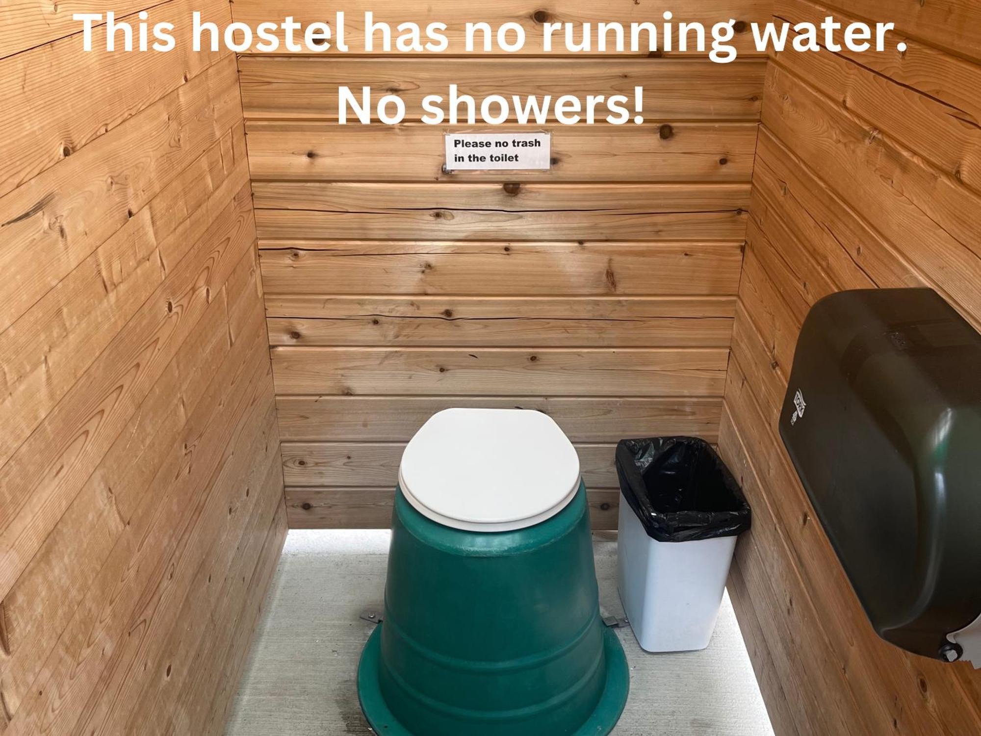 Hi Mosquito Creek - Wilderness Hostel Lake Louise Exterior photo