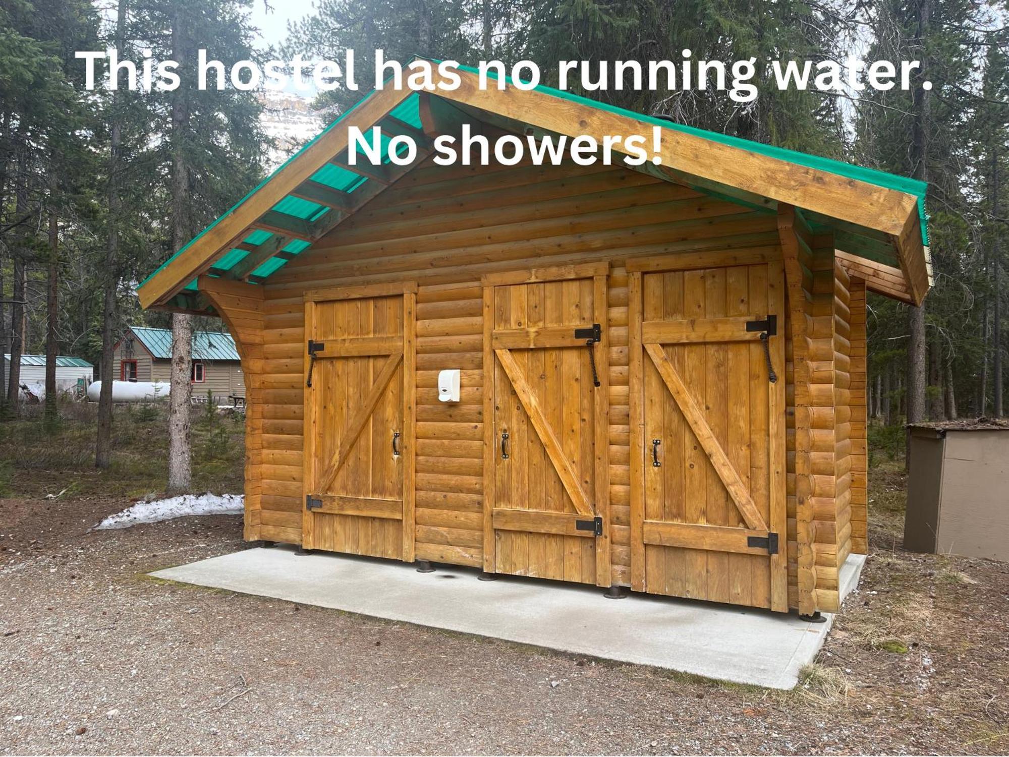 Hi Mosquito Creek - Wilderness Hostel Lake Louise Exterior photo